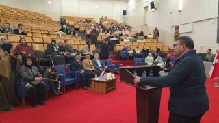 Kütahyada eğitim gören Suriyeli öğrenciler, Baas rejiminin devrilmesinin birinci yıl dönümünü kutladı