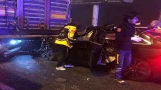 Kütahyada feci kaza: Tıra arkadan çarpan otomobildeki 4 kişi hayatını kaybetti