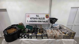 Kütahyada jandarmadan kaçak tütün ve sigara operasyonu