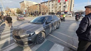 Kütahyada otomobil ile motosiklet çarpıştı: 1 yaralı