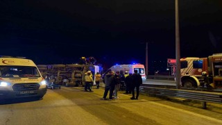 Kuzey Marmara Otoyolu girişinde beton mikseri devrildi: 2 yaralı