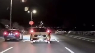 Makas atan otomobil kazaya neden oldu