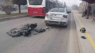 Malatyada otomobille çarpışan motosikletli yaralandı