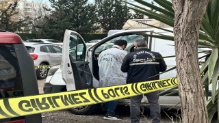 Maltepede kargo çalışanı araç içerisinde ölü bulundu