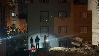 Manisada çatlak oluşan iki bina tahliye edildi