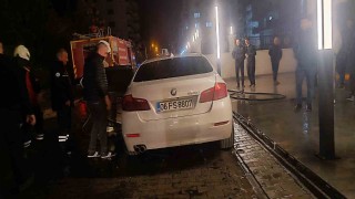 Mardinde lüks otomobil alev alev yandı
