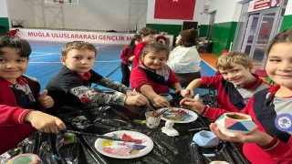 Menteşede çocuklar geleneksel oyunlarla geleceğe hazırlanıyor