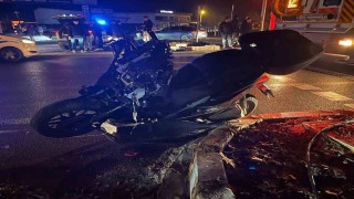 Menteşede motosiklet tıra çarptı: 1 ölü