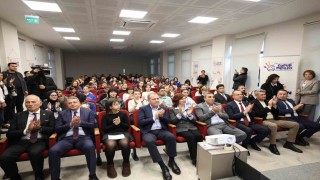 Mersinde Çocuk Meclisi üyeleri sertifikalarını Başkan Seçerden aldı