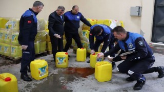 Mersin’de Sahte Ayçiçeği Yağı Operasyonu: 3.650 Bidon Ele Geçirildi