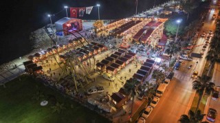 Mersinde Yılbaşı Pazarı ışıl ışıl coşkuyla kapılarını açtı