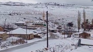 Mersinin yüksek kesimlerinde kar yağışı etkili oldu