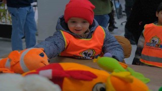 Minik ellerden, büyük destek eli