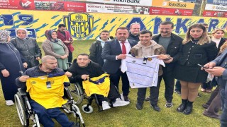 MKE Ankaragücü antrenmanını özel çocuklarla paylaştı