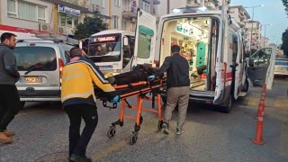 Motosikletle otomobil çarpıştı: 1 yaralı