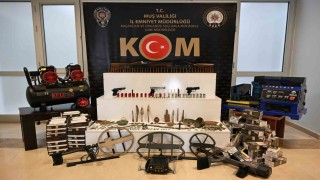 Muşta kaçakçılık operasyonu: Çok sayıda silah, mühimmat ve tarihi eser ele geçirildi