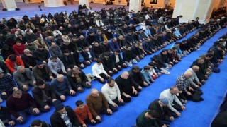 Muşta Regaip Kandilinde vatandaşlar camilere akın etti