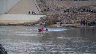 Nehre düşen terliğini almak isterken akıntıya kapılan çocuğun cansız bedeni bulundu