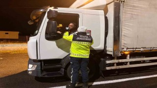 Nevşehirde asayiş uygulaması: Bin 465 şahıs kontrol edildi