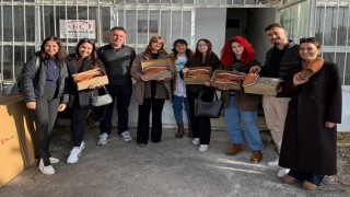 Öğrenciler babalarına ayakkabı yaptı