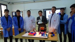 Öğrenciler depodaki atıl malzemelerden trafo sarma makinesi yaptı