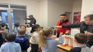 Öğrencilere ücretsiz çorba ikramı