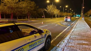 Önüne köpek çıkan araç yan yattı: 2 yaralı