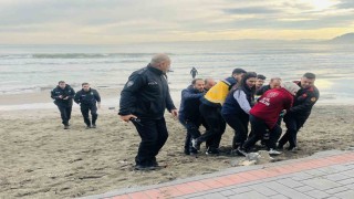 Orduda denize atlayan kadını itfaiye kurtardı