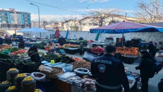 Ortaklar Semt Pazarında gıda denetimi