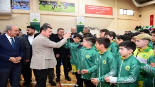 Osmangazi Belediyesinden amatör spor kulüplerine malzeme desteği