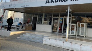Osmaniyede çaldıkları minibüsle 2 market soydular