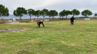 Osmaniyede gençlerden örnek davranış: Bayrak yenilendi, çeşmeler onarıldı