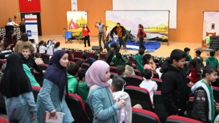 Osmaniye’de Minik Öğrenciler İçin Tiyatro Oyunu Sahnelendi