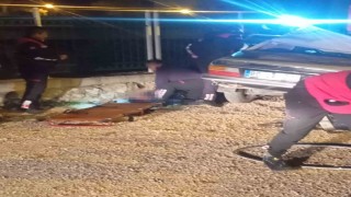Osmaniyede otomobil park halindeki kamyona çarptı: 1 ölü, 2 yaralı