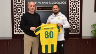 Osmaniyespor FK Hocasından İl Müdürü Yusuf Çebi’ye Ziyaret