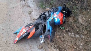 Otomobil ile motosikletin çarpıştı;1 yaralı