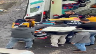 Otomobil motokuryeye çarptı: 1 yaralı