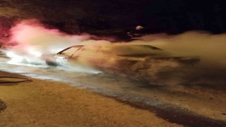 Otomobil patladı, feci şekilde can verdi