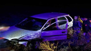 Otomobil tarlaya uçtu, ekipler yaralı için seferber oldu