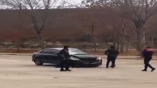 Otomobillerin çarpıştığı kaza kamerada