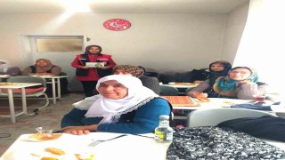 Otuza yakın kadına çiftçi eğitimi verildi