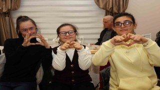 Özel bireyler müzik dolu gecede doyasıya eğlendi