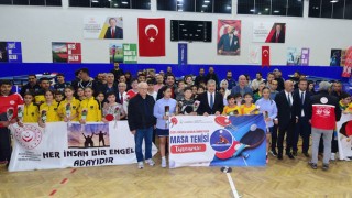 Özel Gereksinimli Bireyler Masa Tenisi Turnuvasında Buluştu