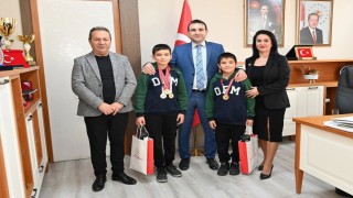 Paralimpik Yüzme Yarışında il birincisi oldular