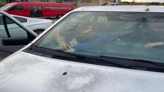 Parmakları aracın havalandırmasına sıkışan çocuğu itfaiye kurtardı