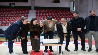 Personelinden Başkan Serkan Acara doğum günü sürprizi