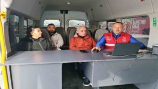 Polisin Mobil Göç Noktası uygulama aracı ile denetimleri sürüyor