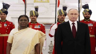 Putin: (Rusya-Hindistan ilişkileri) Birlikte yol alıyoruz, birlikte büyüyoruz