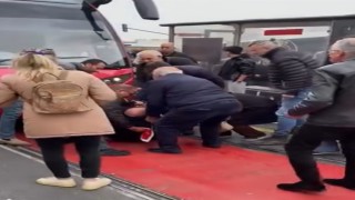 Raylardan geçmek isteyen adama tramvay çarptı