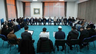 Rektör Kırışık İlahiyat Fakültesi Arapça hazırlık öğrencileriyle buluştu